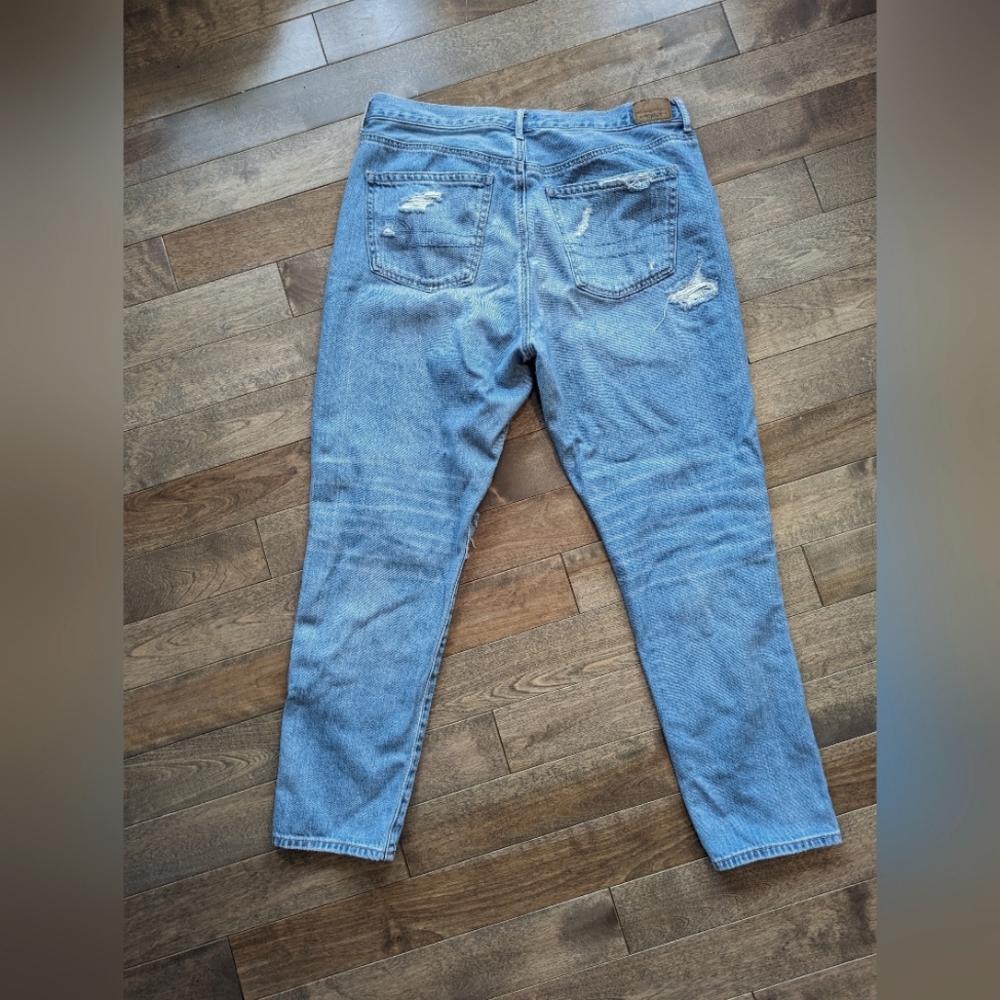 American Eagle Distressed Hi-Rise Girlfriend Jeans